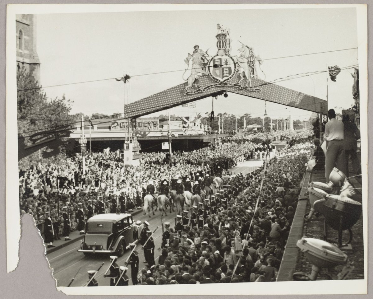 Royal procession passing Princes Bridge Station, Melbourne City (1954)