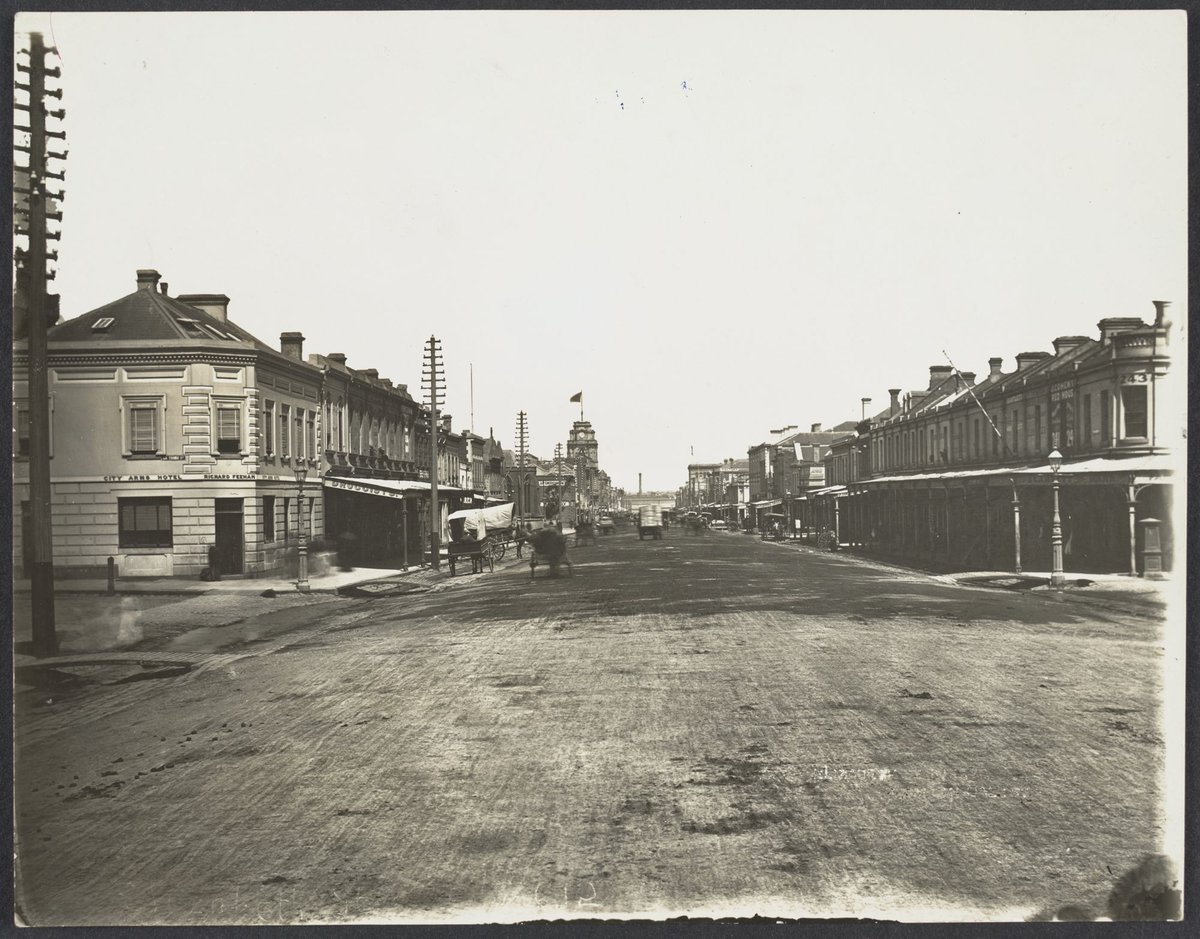 Elizabeth Street, from Latrobe Street, Melbourne City (1933)