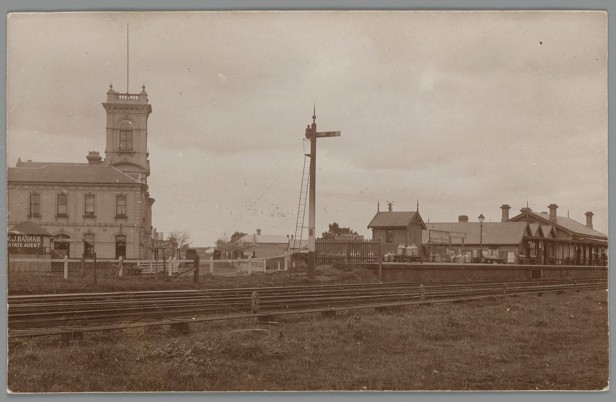 Oakleigh Railway Station (c. 1908)