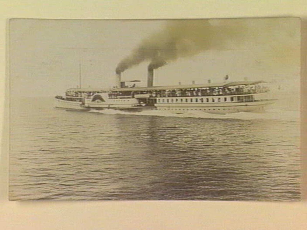 The Trades Picnic. Hygeia off St. Kilda Pier, St Kilda (c. 1908)