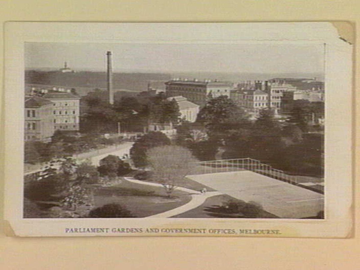 PARLIAMENT GARDENS AND GOVERNMENT OFFICES, MELBOURNE (c. 1913)