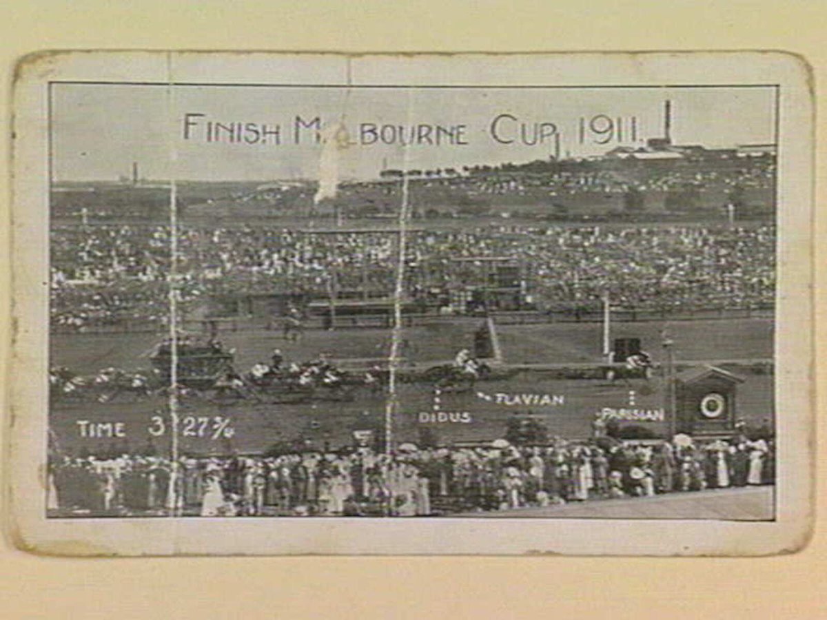 FINISH MELBOURNE CUP 1911, Flemington (c. 1911)