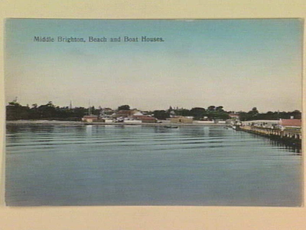 Middle Brighton, Beach and Boat Houses (c. 1907)