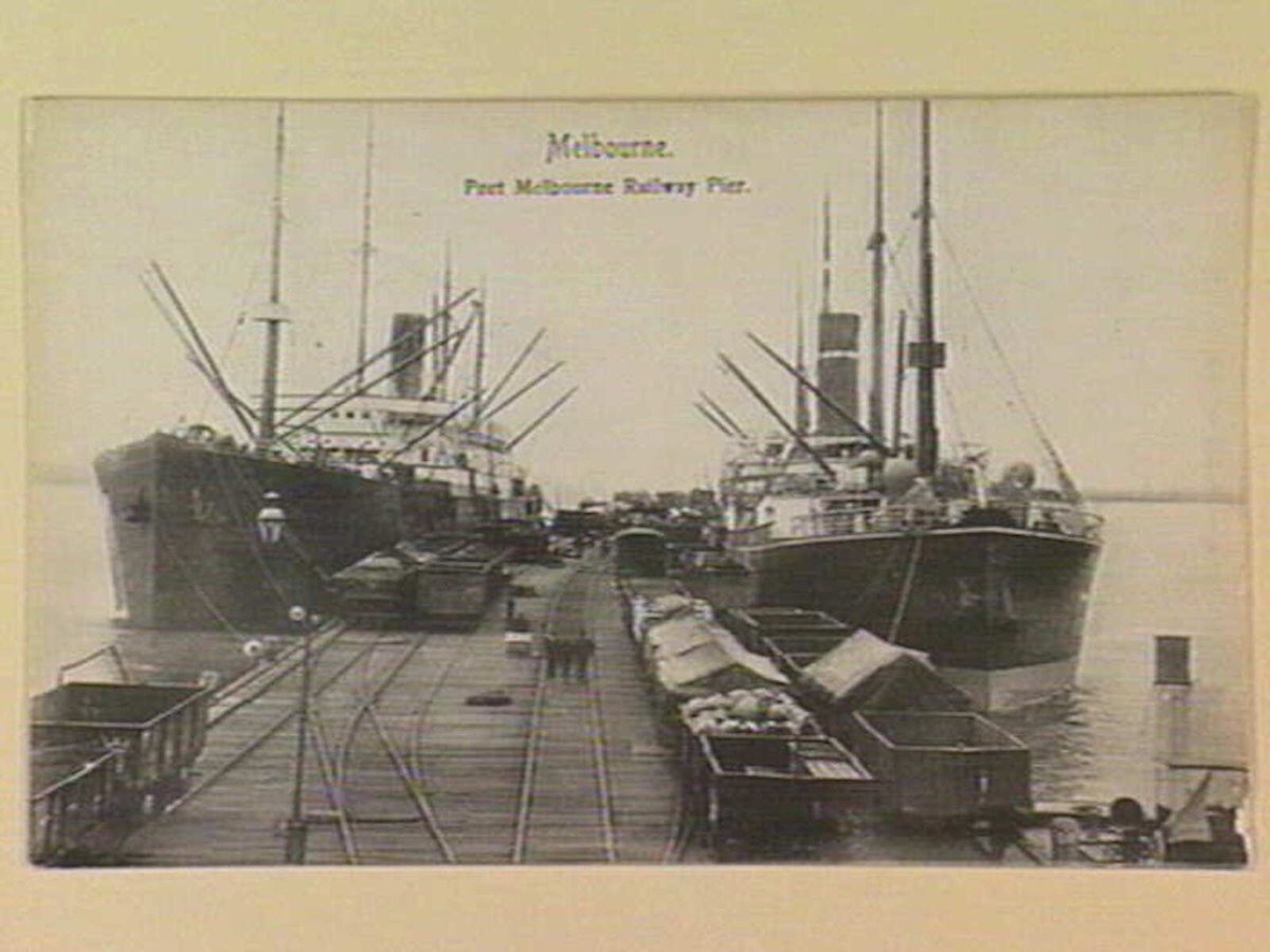 Melbourne. Port Melbourne Railway Pier (c. 1910)