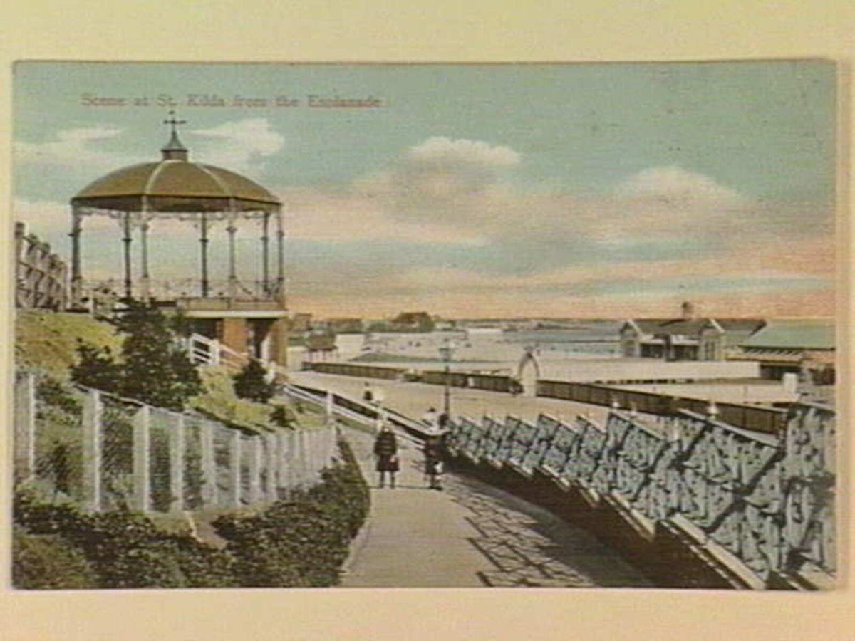 Scene at St. Kilda from the Esplanade, St Kilda (1890–1910)