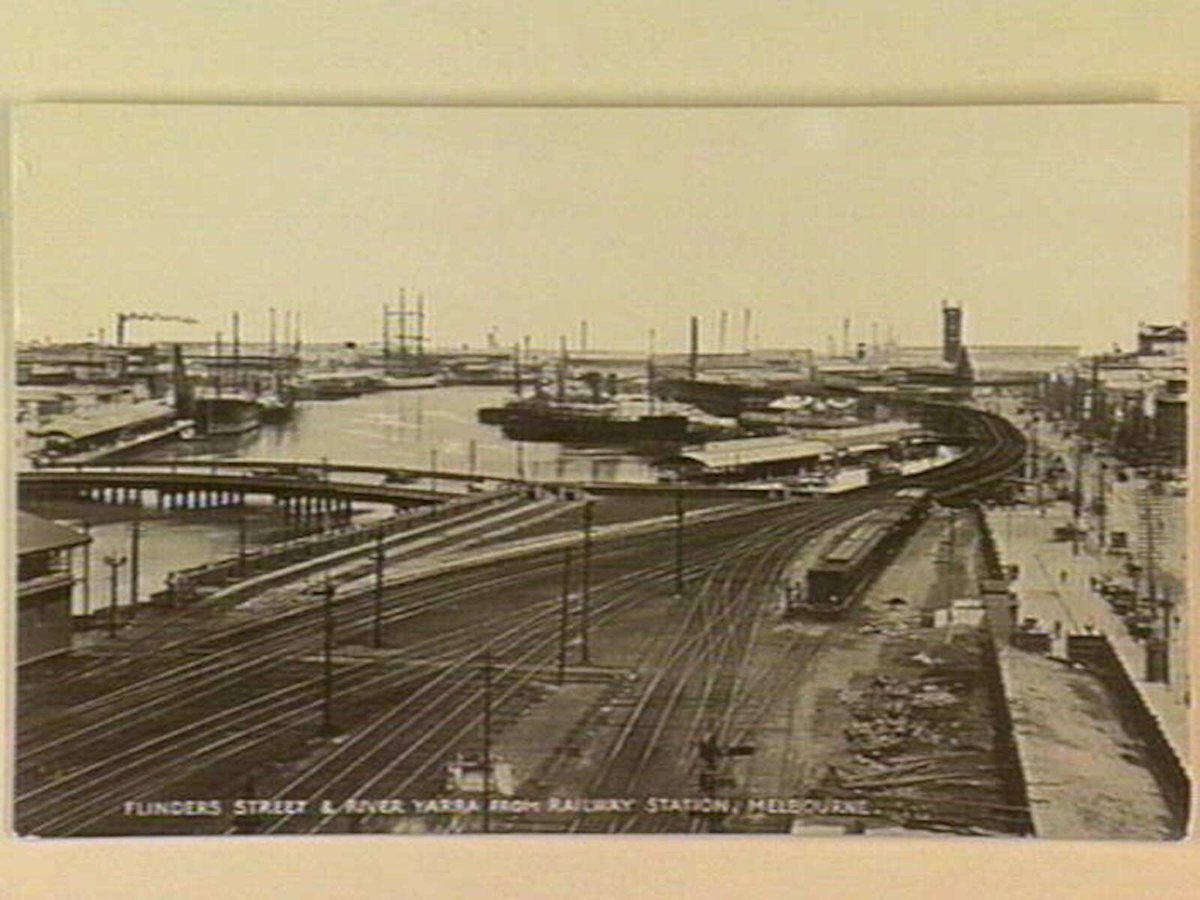 FLINDERS STREET & RIVER YARRA FROM RAILWAY STATION, MELBOURNE, Melbourne City (c. 1910)