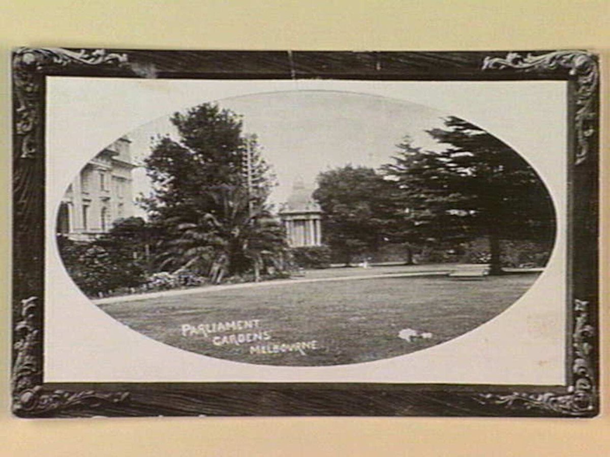 PARLIAMENT GARDENS MELBOURNE (c. 1910)