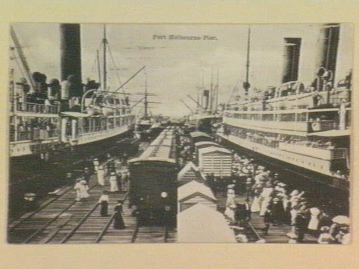 Port Melbourne Pier (c. 1908)