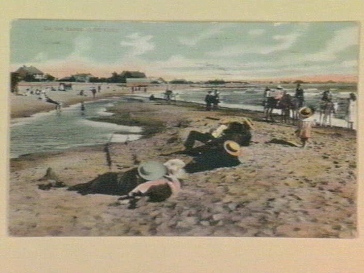 On the Sands at St. Kilda, St Kilda (1905–14)