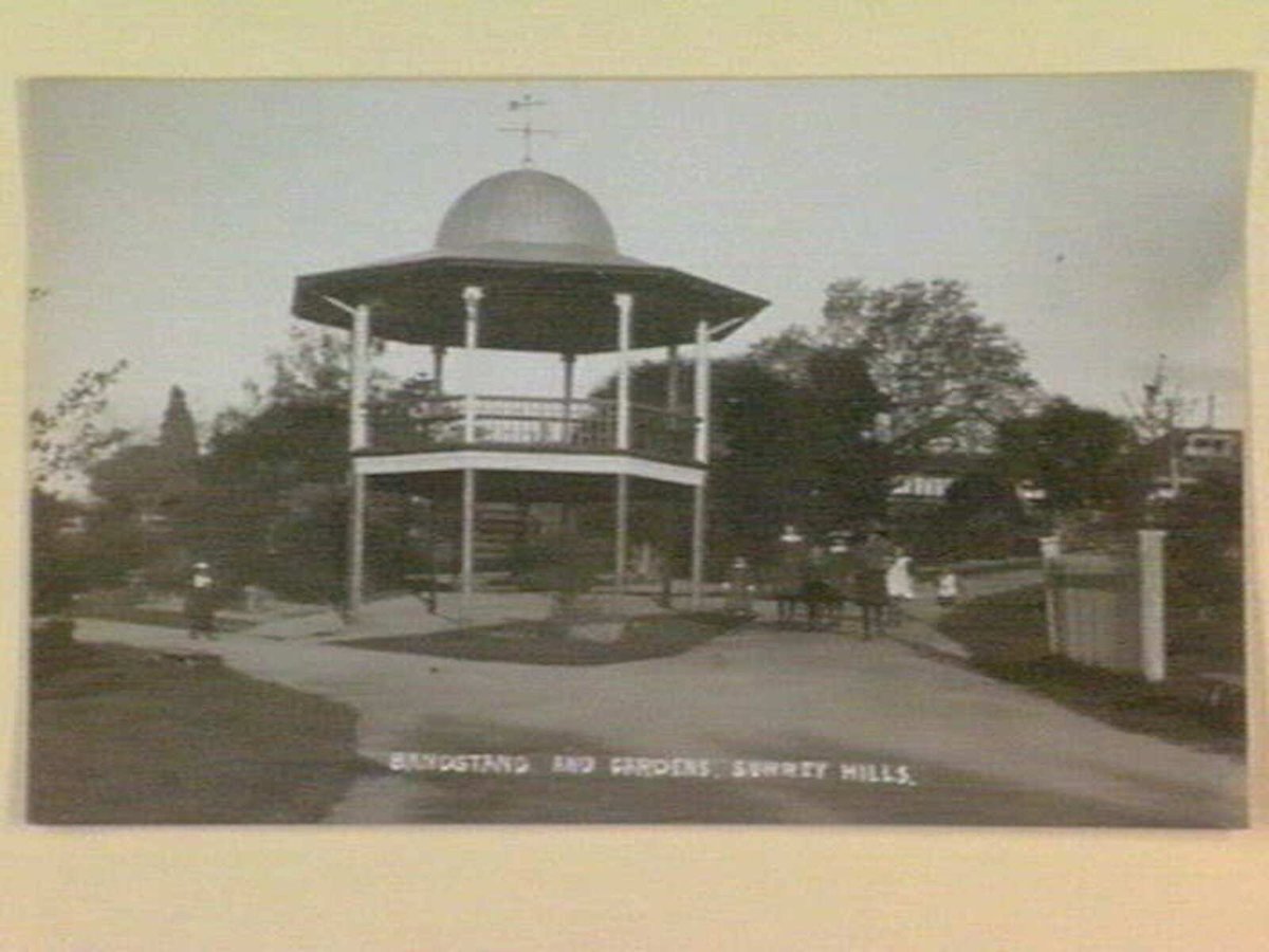 BANDSTAND AND GARDENS. SURREY HILLS (c. 1914)