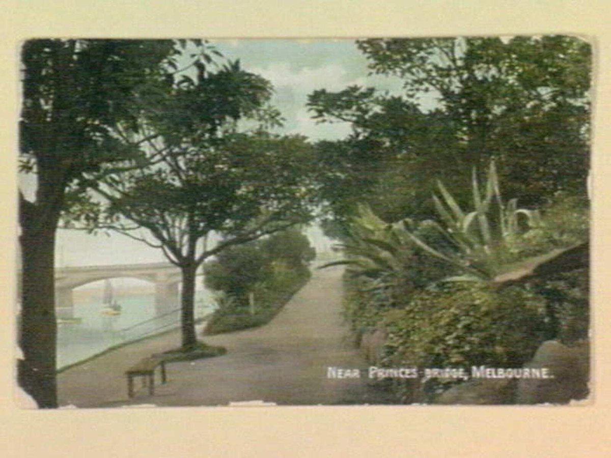 Near Princes Bridge, Melbourne, Melbourne City (c. 1907)
