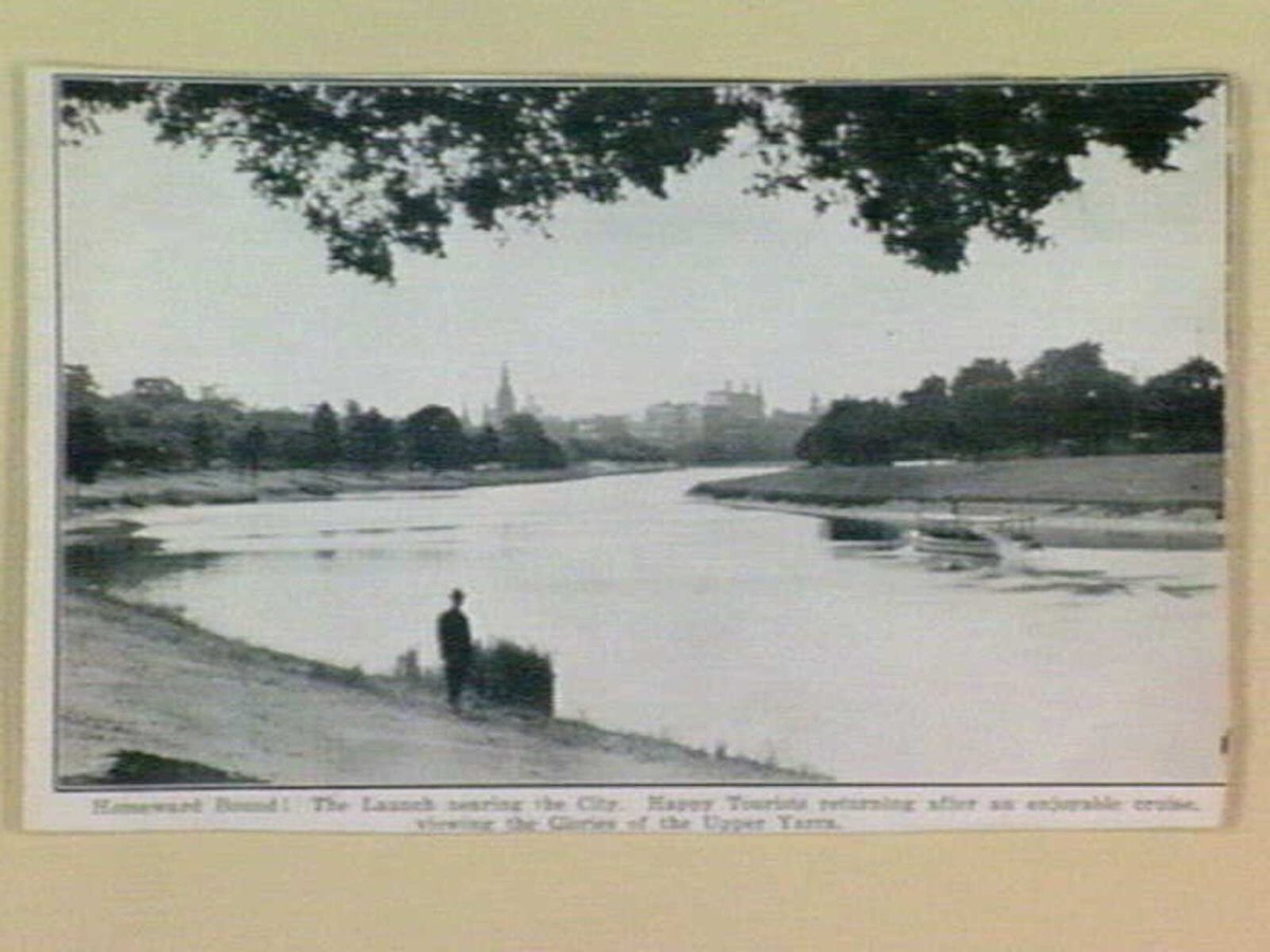 Homeward Bound! The Launch nearing the City. [Melbourne.] (c. 1927)