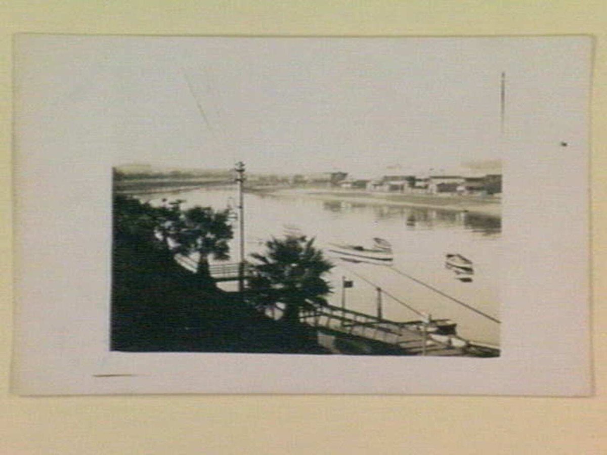Boat sheds, Yarra River, Melbourne (1905–14)
