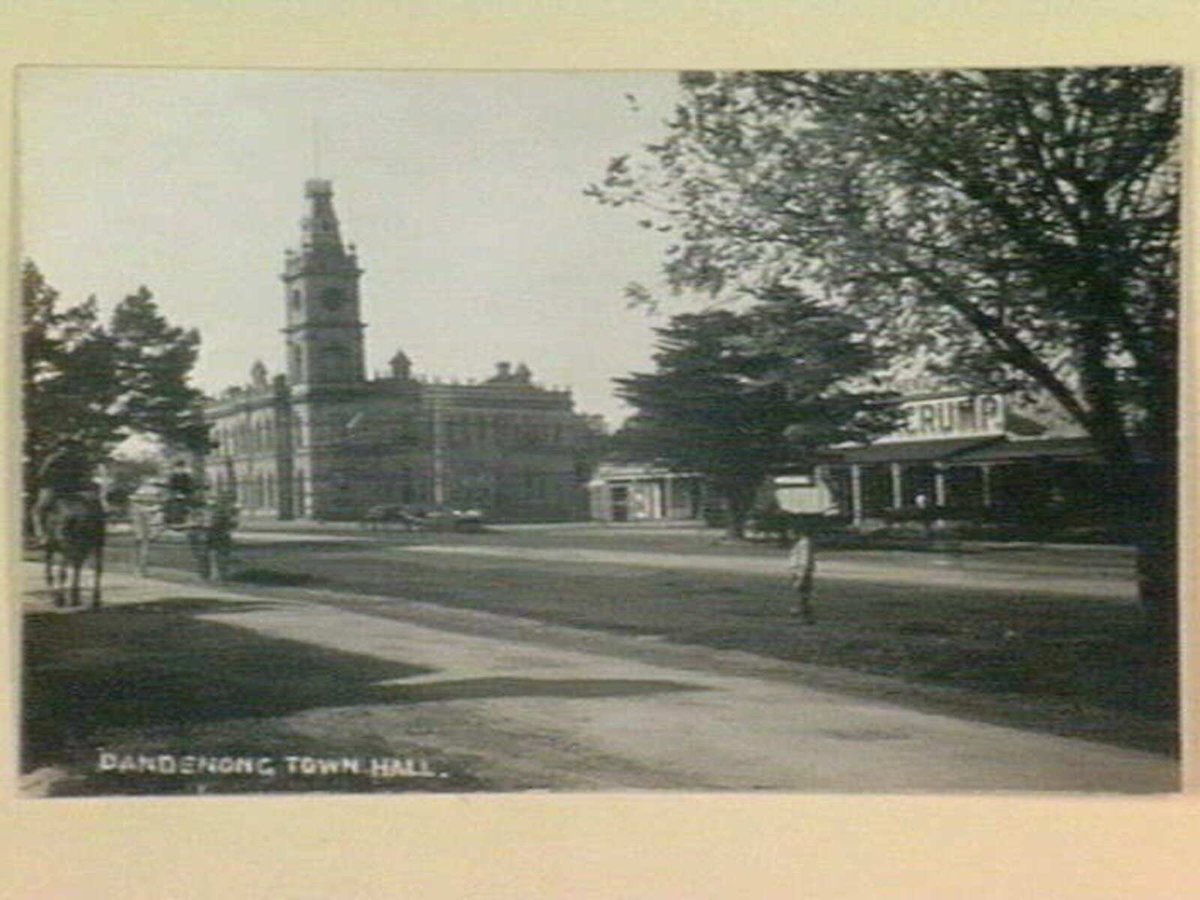 DANDENONG TOWN HALL (1905–14)