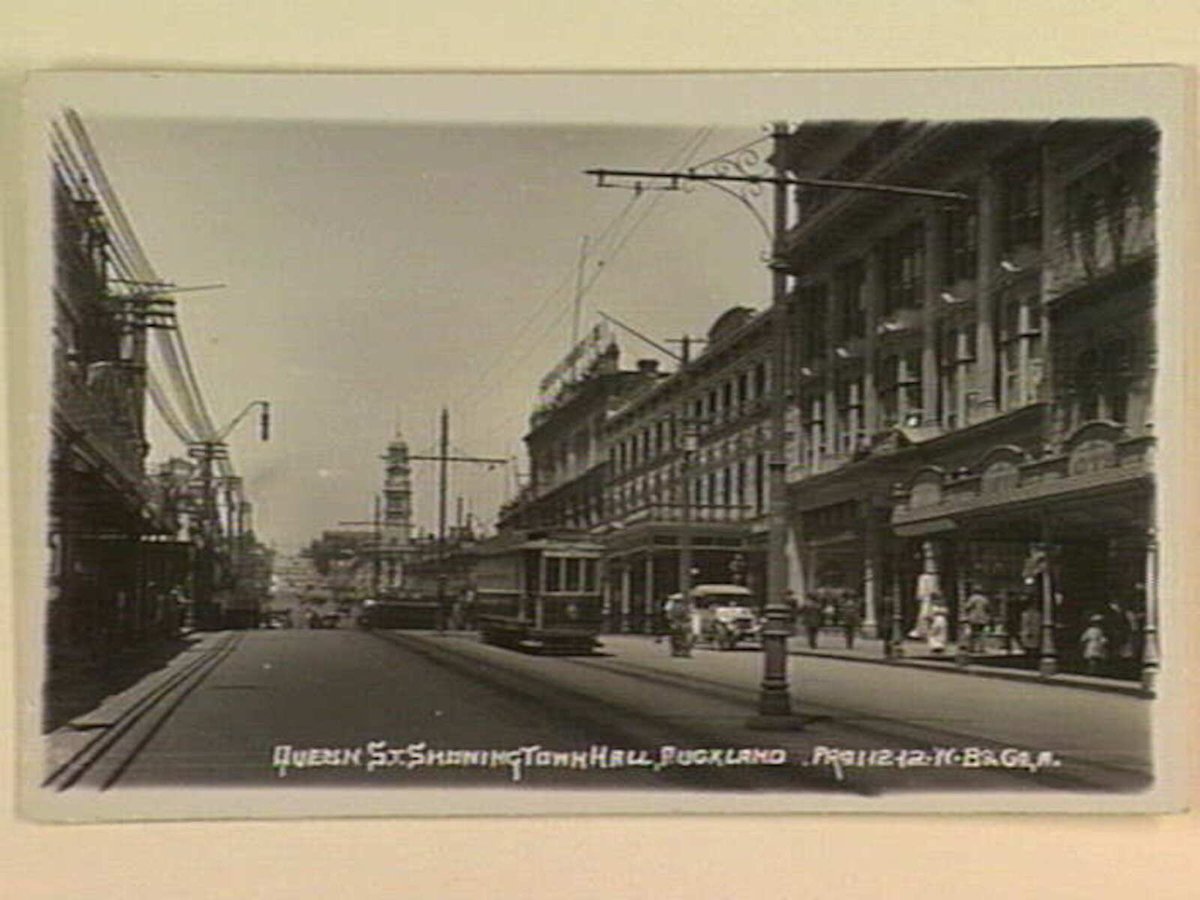 Queen St. Showing Town Hall, Auckland, Melbourne City (c. 1912)