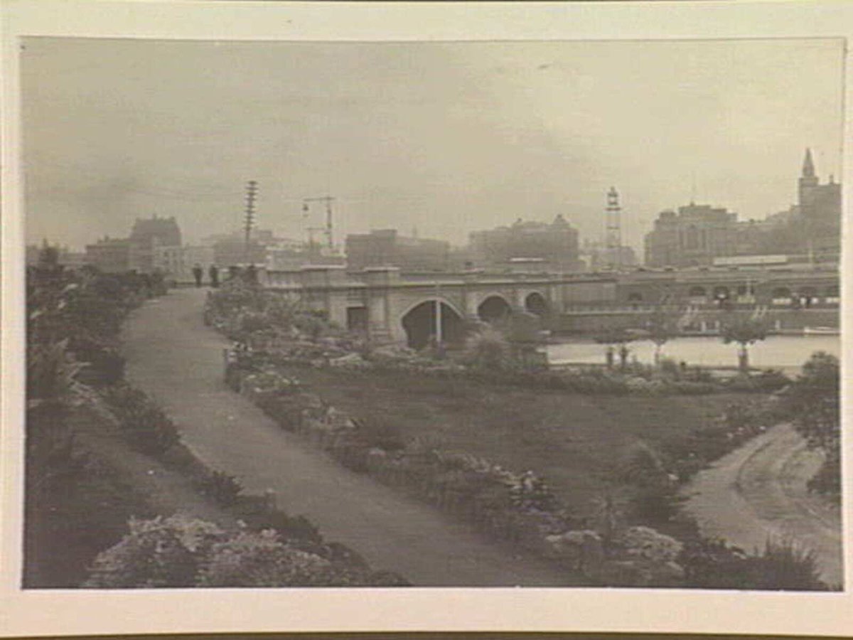 Princes Bridge, Melbourne, Melbourne City (c. 1905)