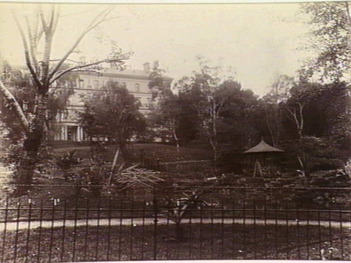 Government Offices, East Melbourne (c. 1880)