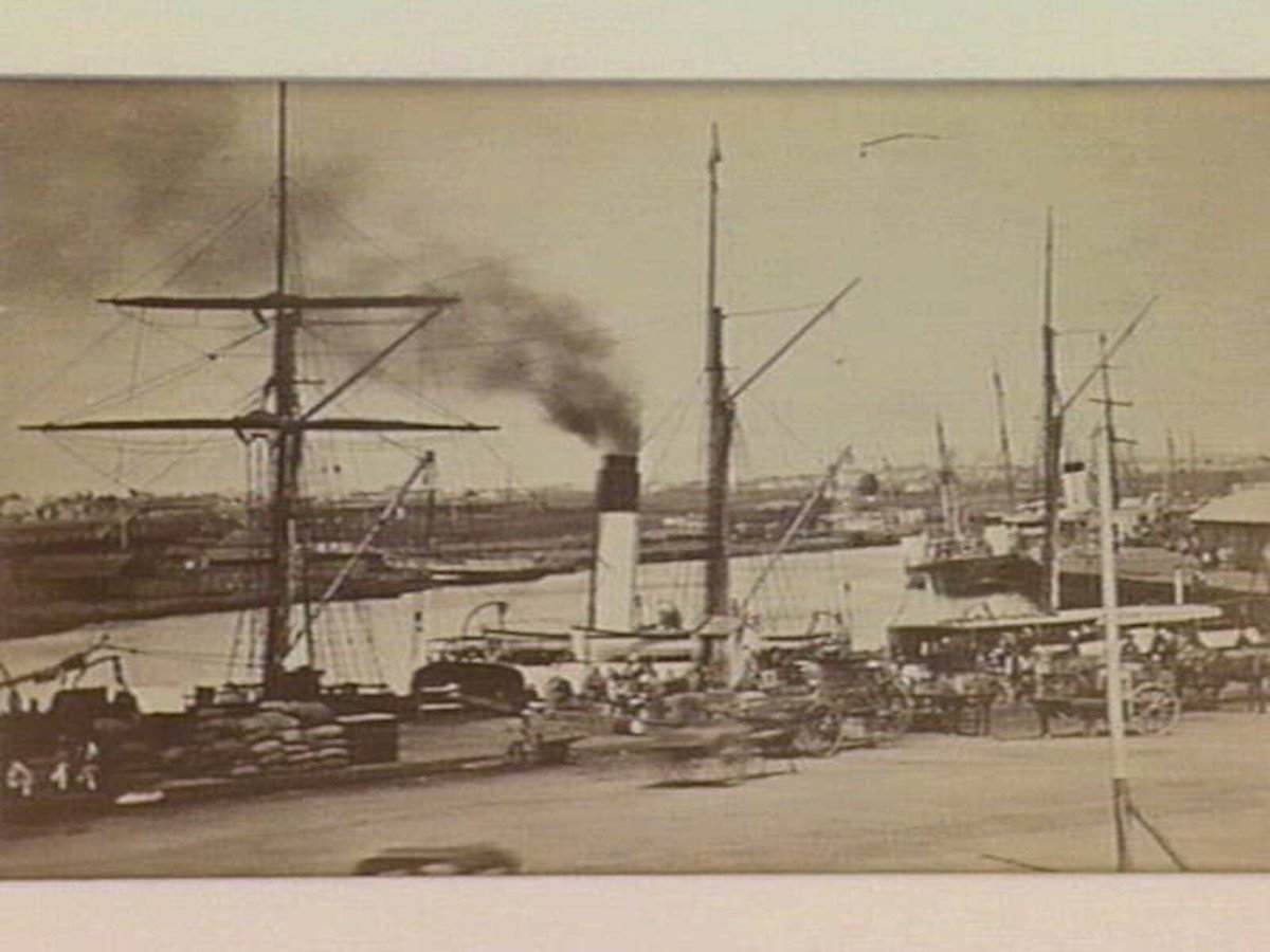 [Queens Wharf, Yarra River, Melbourne], Melbourne City (1869)