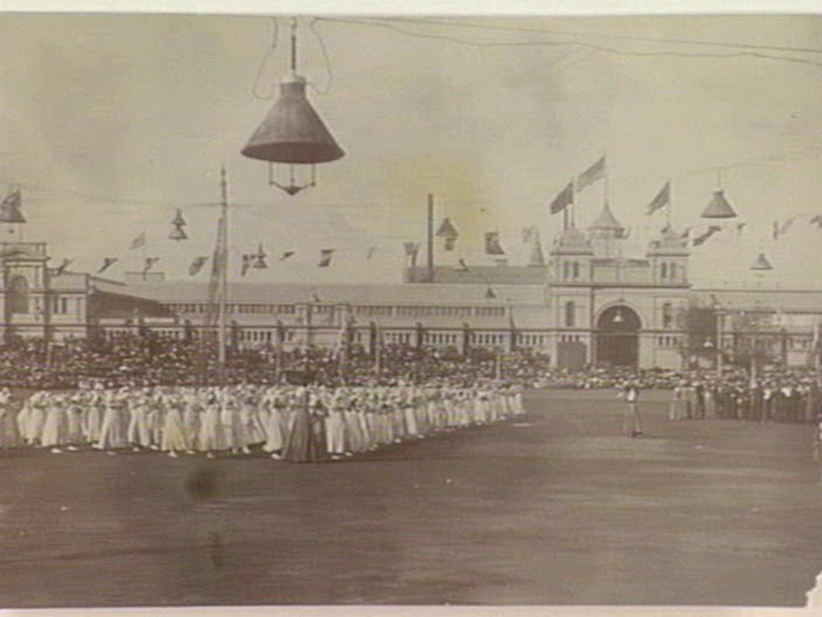 Celebrations marking the tour of the Duke and Duchess of York and Cornwall at the Exhibition Buildings, Melbourne, Carlton (1901)