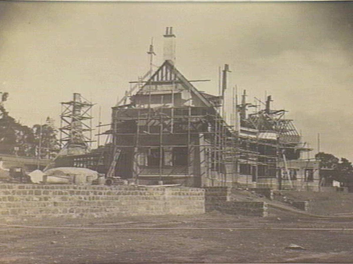 Home of Mrs Rutter Clarke, ['Merriwa' Orrong Rd, Toorak] Mossop & Pickersgill, builders (1907)
