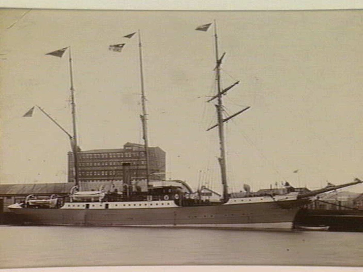 Ship John Williams III [IV] at South Berth River Yarra, Yarra River (1865–95)