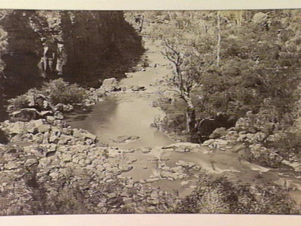 [The Tunnel, Yarra River, Warrandyte] (1865–95)
