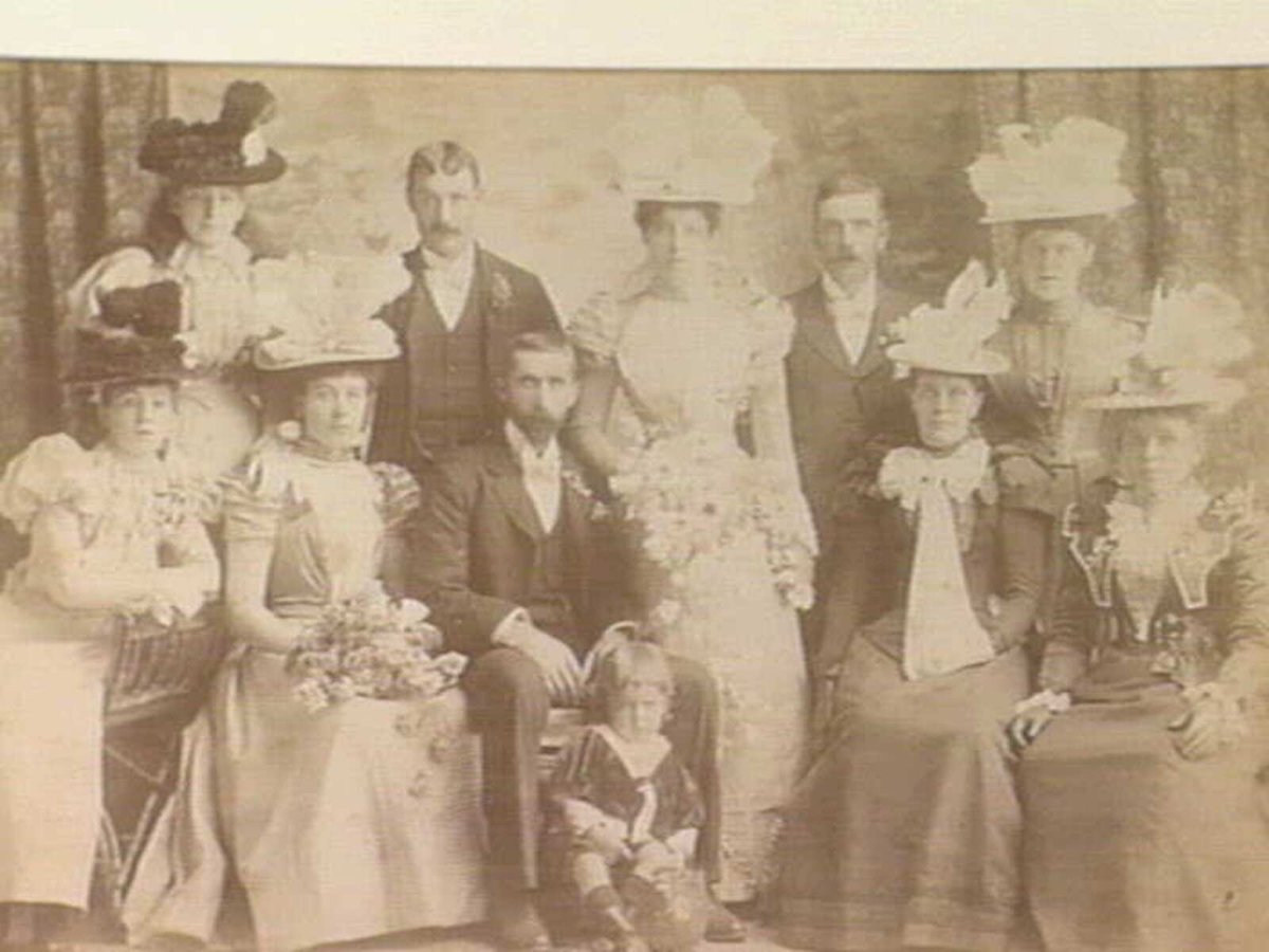 Wedding party, Melbourne (1899–1915)