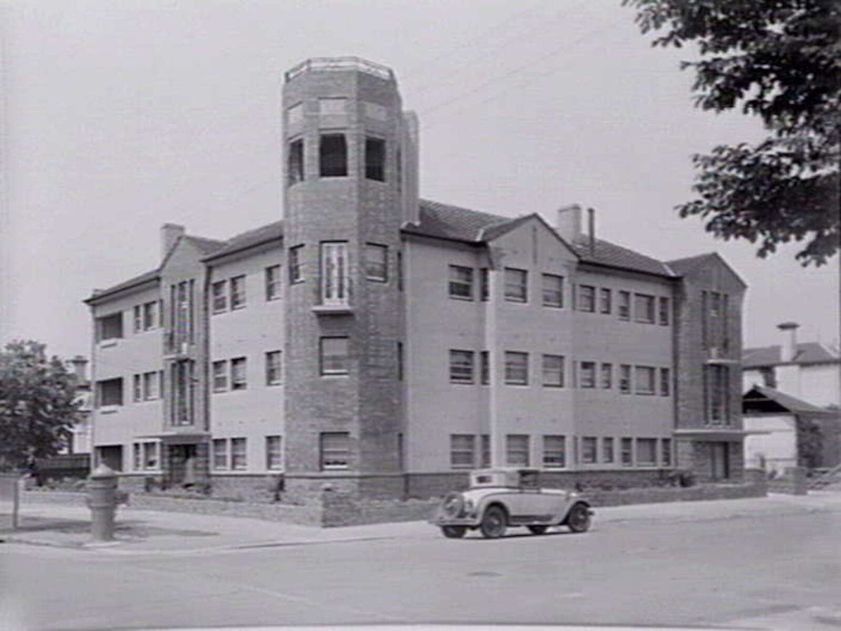 La Tourelle flats, 47A Brighton Road, Elwood, corner of Dickens Street (c. 1935)
