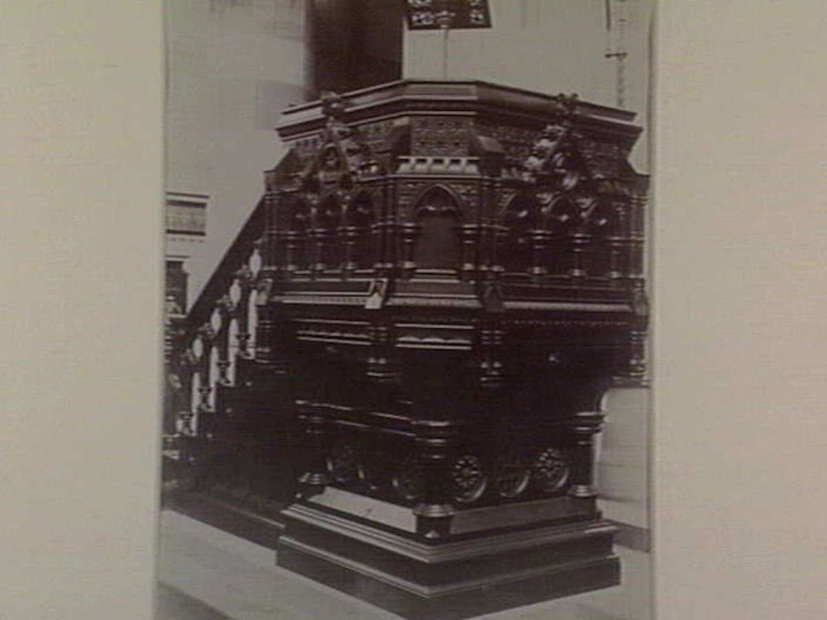 Lecturn of St. Paul's Cathedral, Melbourne, Melbourne City (1920–50)