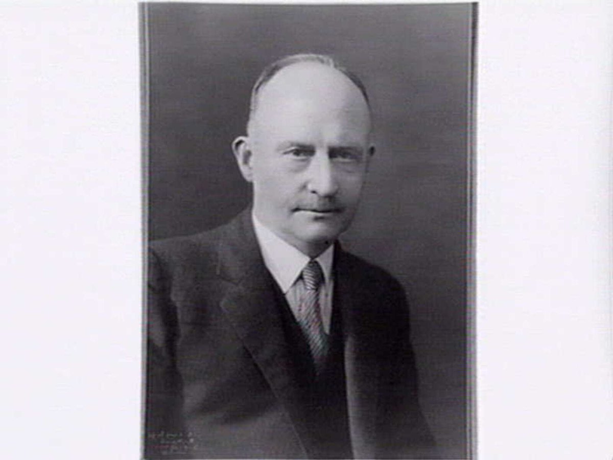 Portrait of an unidentified South Melbourne Councillor (c. 1940)