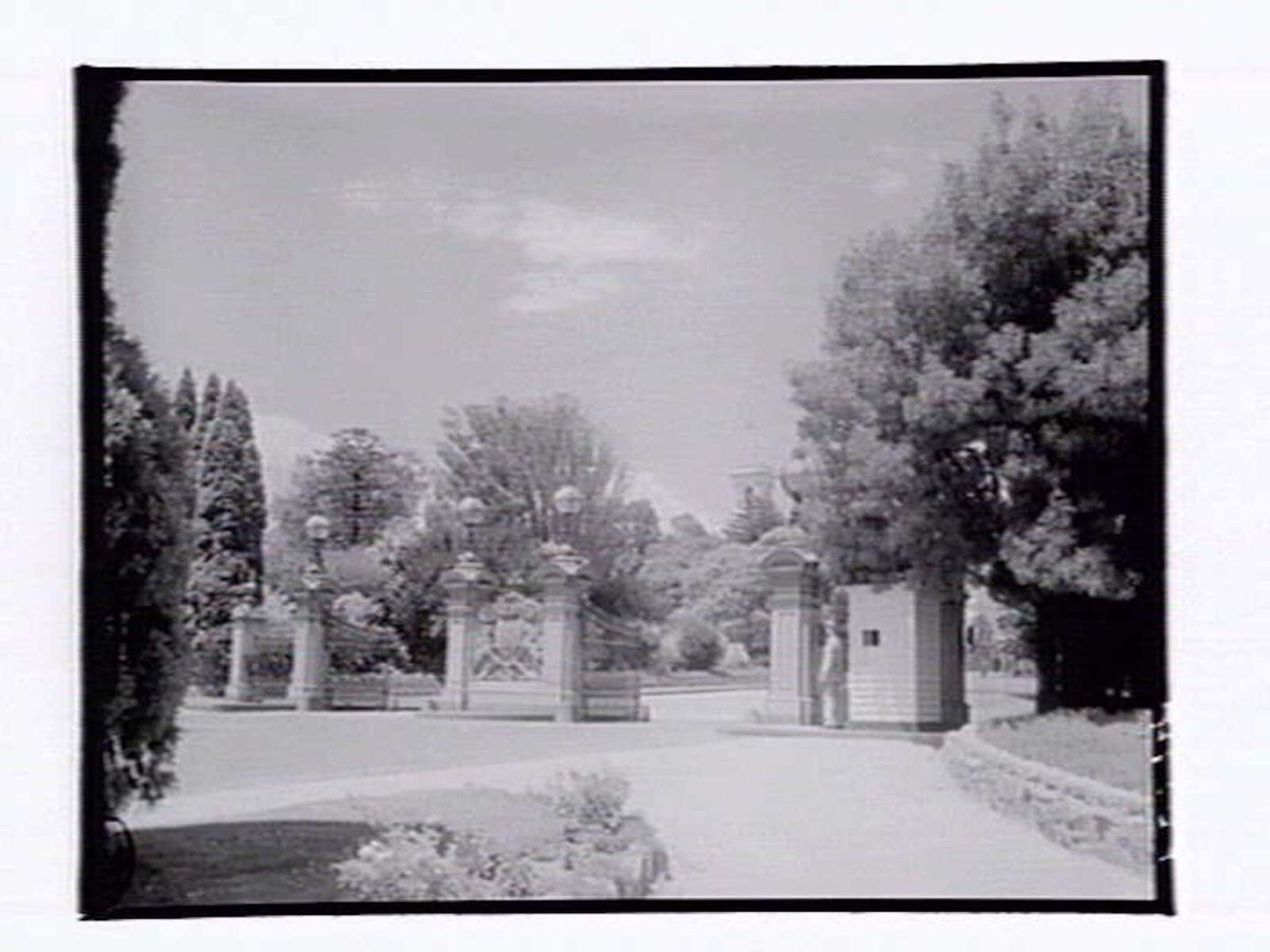 Government House Entrance Gates, Melbourne, Melbourne City (1954)