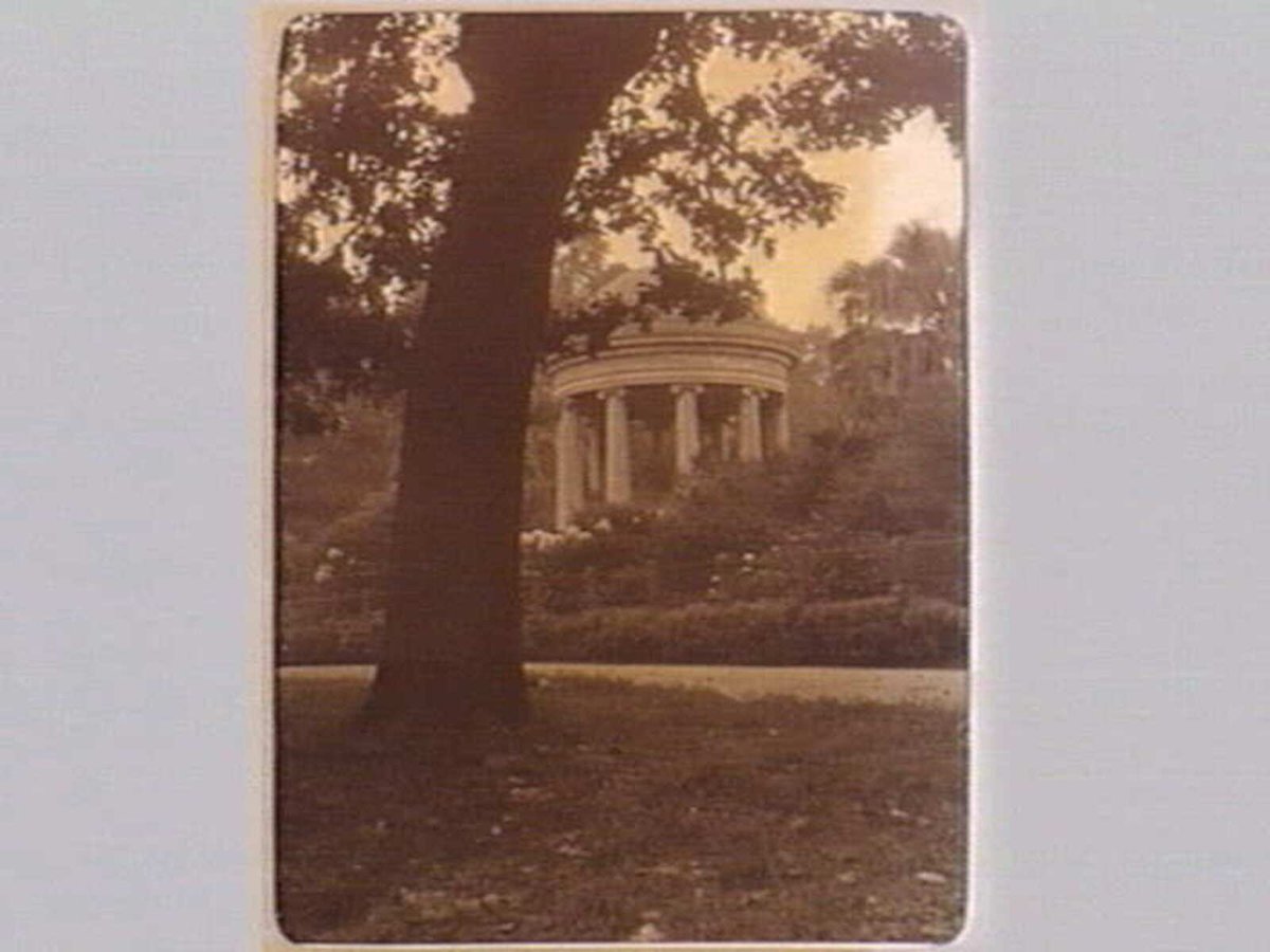 FITZROY GARDENS [Large, domed rotunda.], East Melbourne (1890–1910)