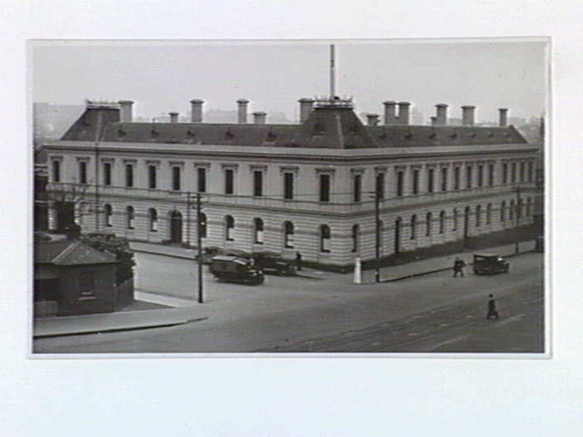 Police Headquarters on block site between MacKenzie & Latrobe Streets Melbourne, as at present, Melbourne City (c. 1939)