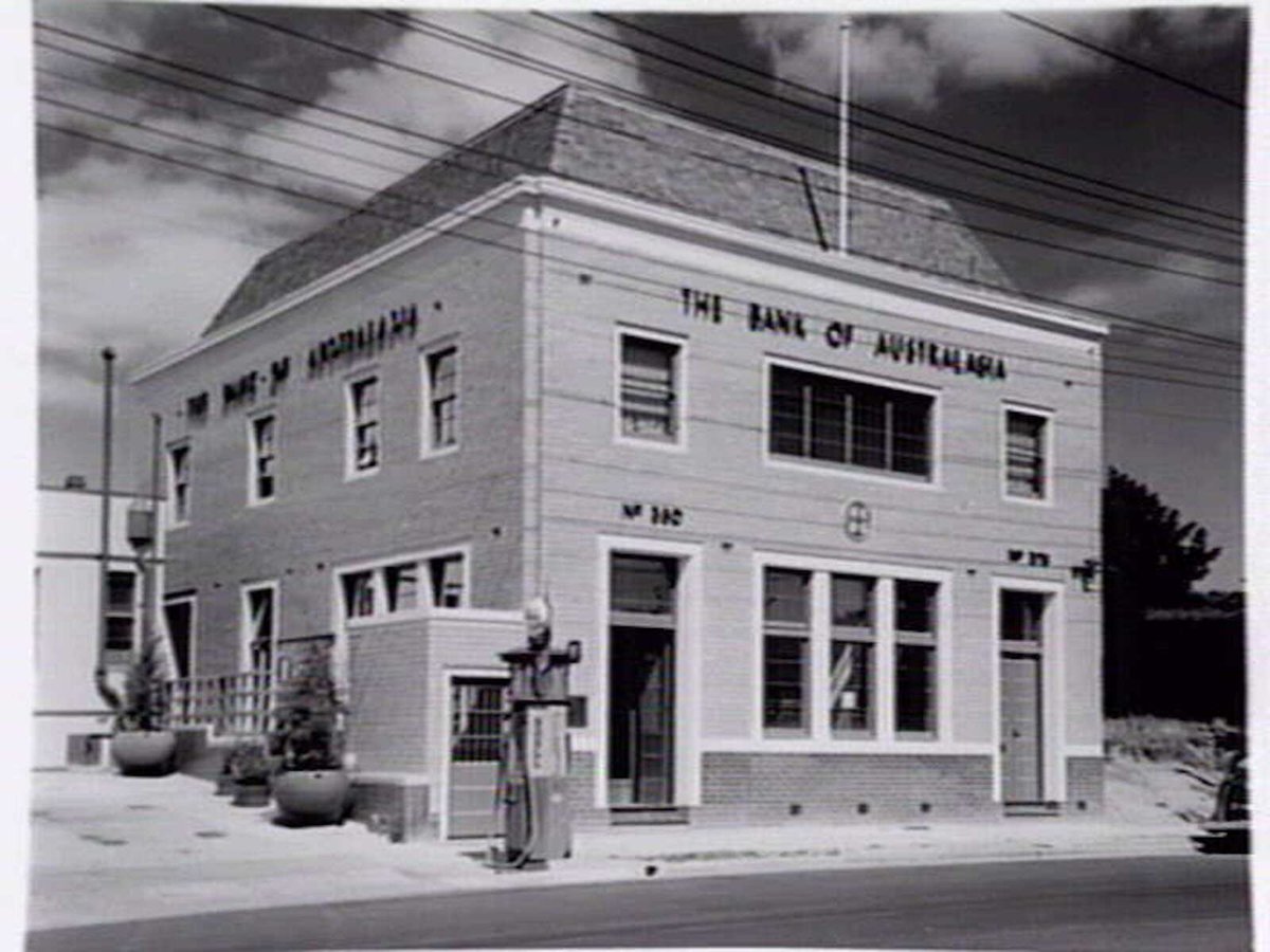 Bank of Australasia, 380 Burke Road, South Camberwell (c. 1940)