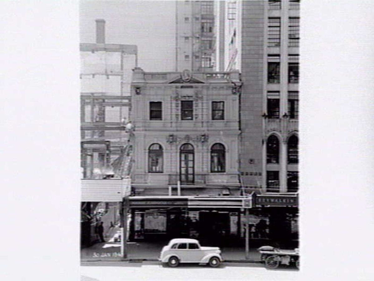 Buildings in Elizabeth Street, Melbourne, Melbourne City (1940)