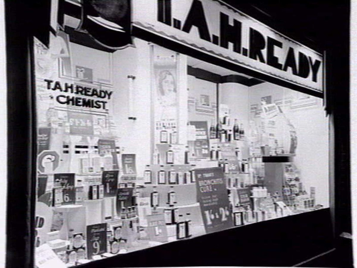 T.A.H. Ready Chemist, 74-76 Victoria Street, Richmond - shopfront (1937–43)
