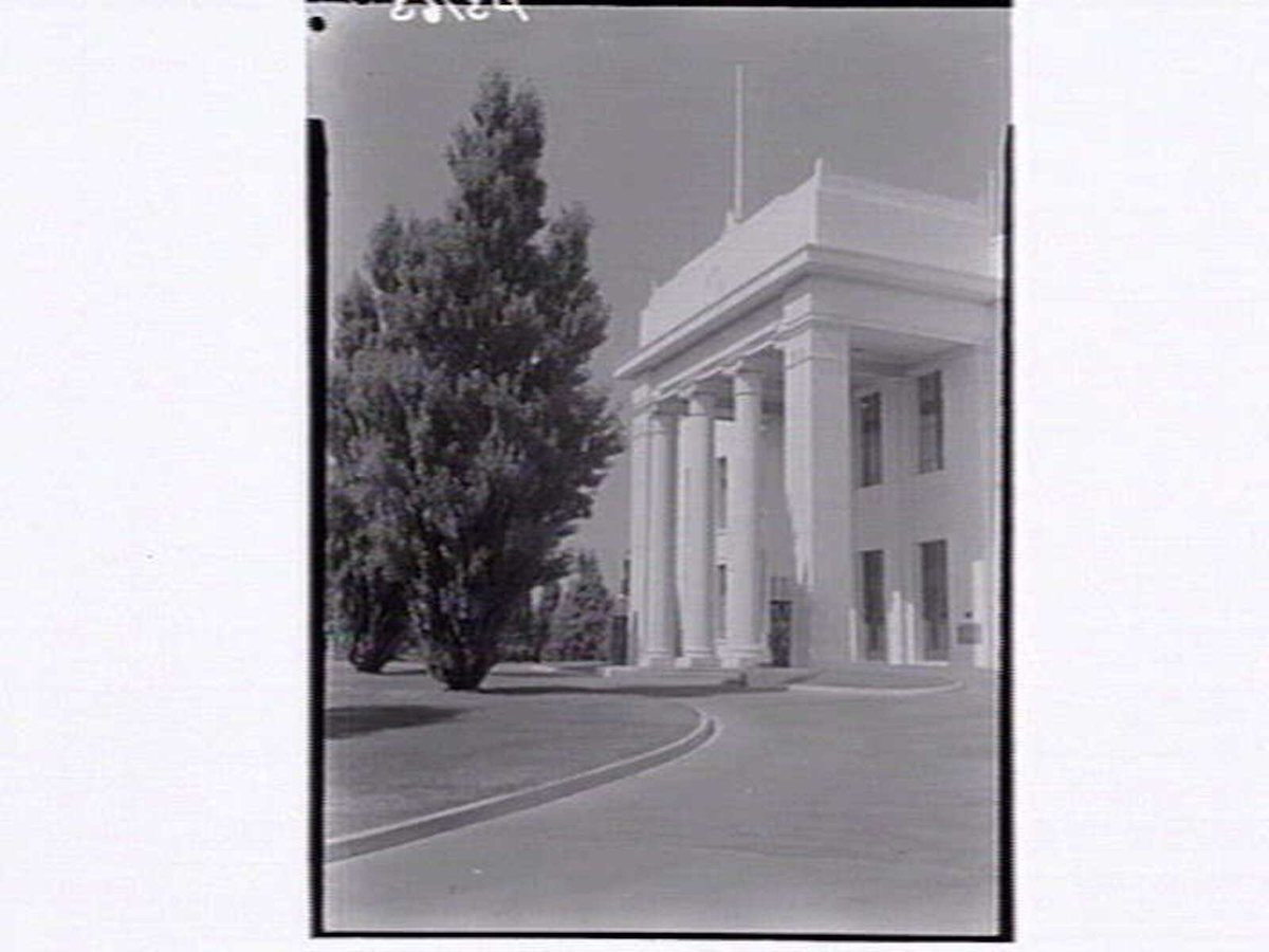 Entrance City Hall, Box Hill (1948)