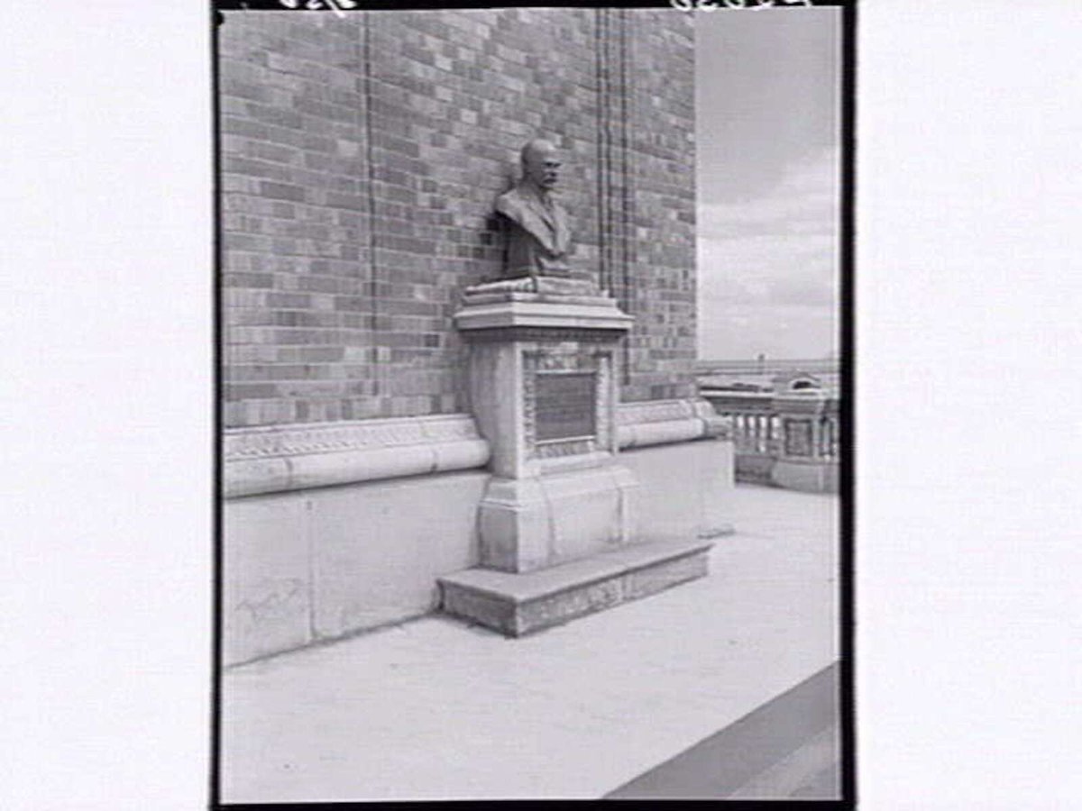 Catani Bust & plaque. St. Kilda, St Kilda (1950)