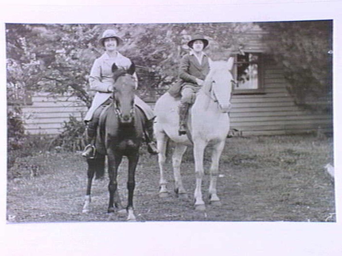 Pauline and Bertha Gallus, children of Minnie and Herman, at the family property in Ashburton (Burwood), 1917