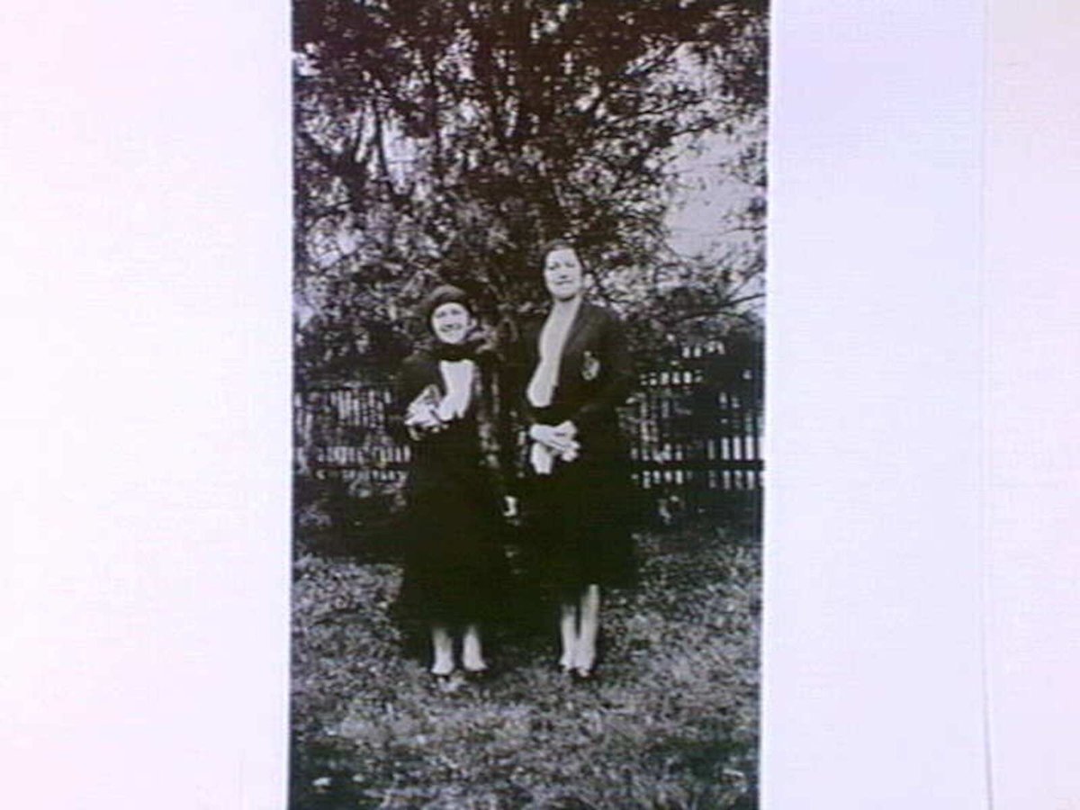 Bertha Gallus (left) and her niece Ina at the Gallus home in Burwood, ca. 1935