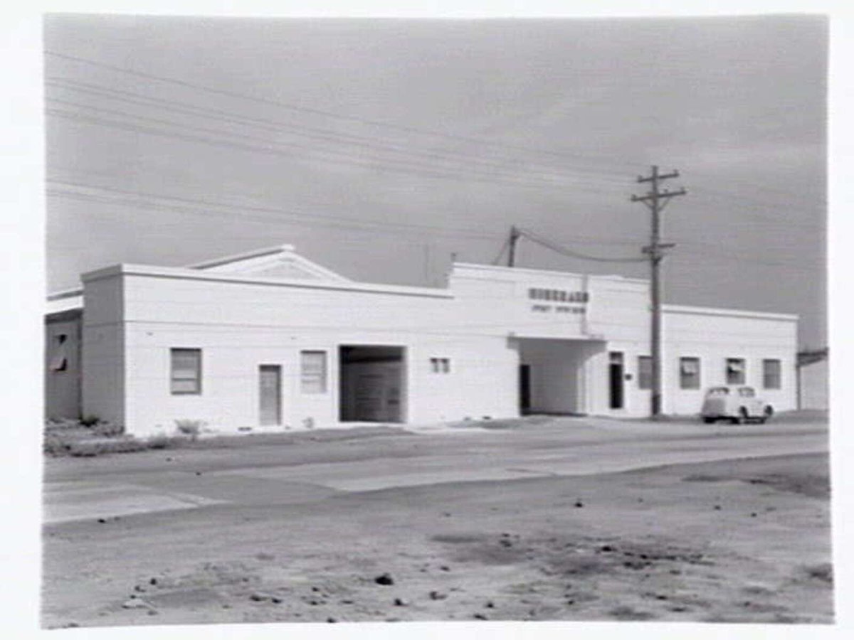 Minerals (Vic.) Pty Ltd, Ingles Street, Port Melbourne - exterior (c. 1940)
