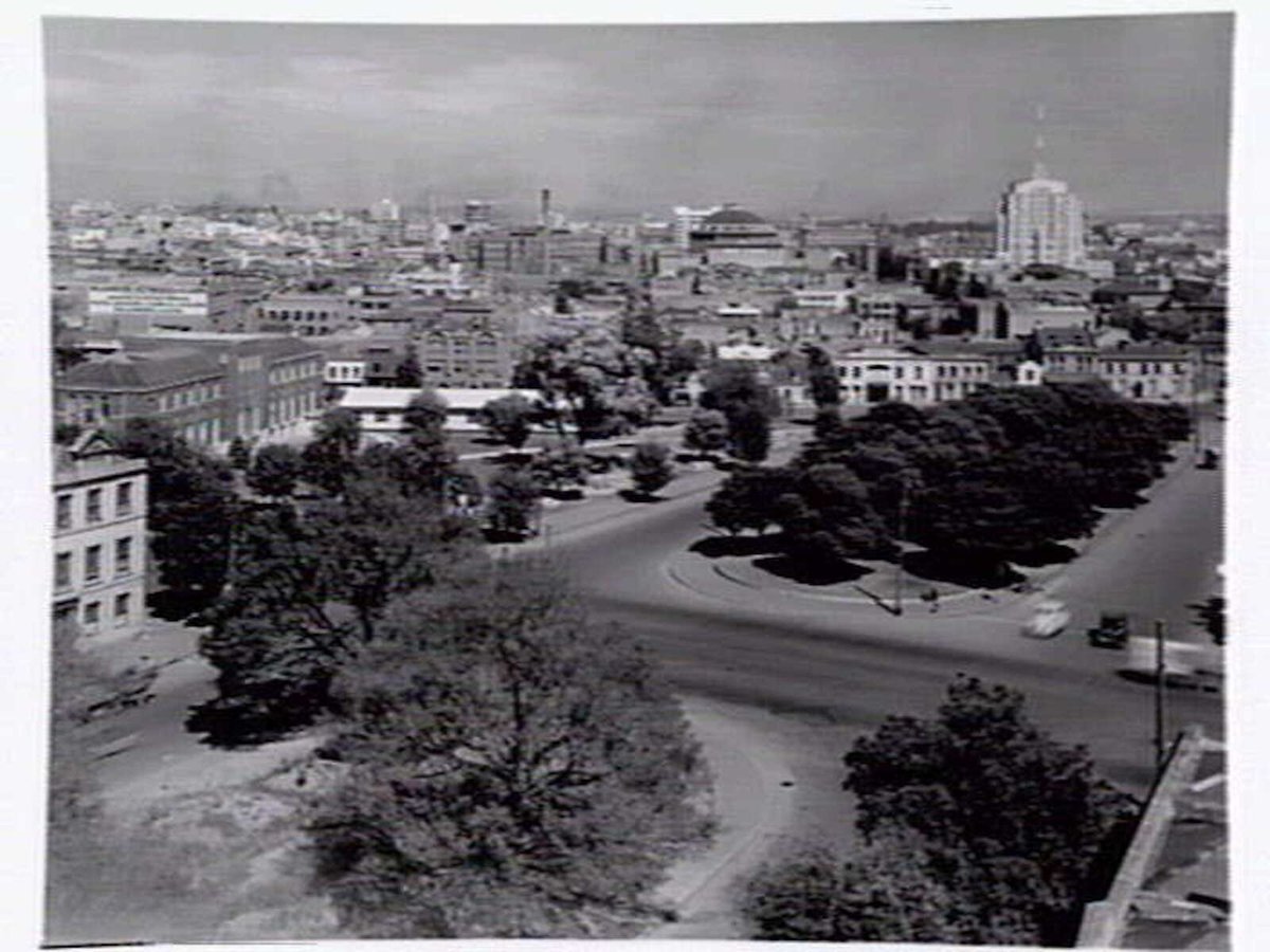Panoramic view of Melbourne looking west from St. Vincent's Hospital, Melbourne City (c. 1941)