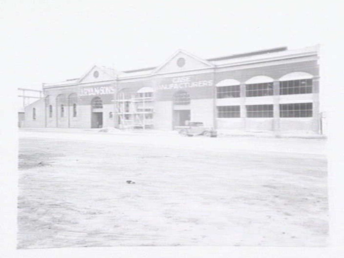 J. Ryan & Sons, Case Manufacturing building at 19 Northumberland St., Collingwood (c. 1943)