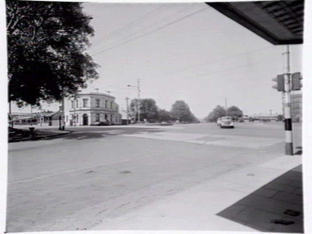 Intersection of Brunswick St., Queens Pde. and Alexandra Pde., North Fitzroy, Fitzroy North (c. 1949)