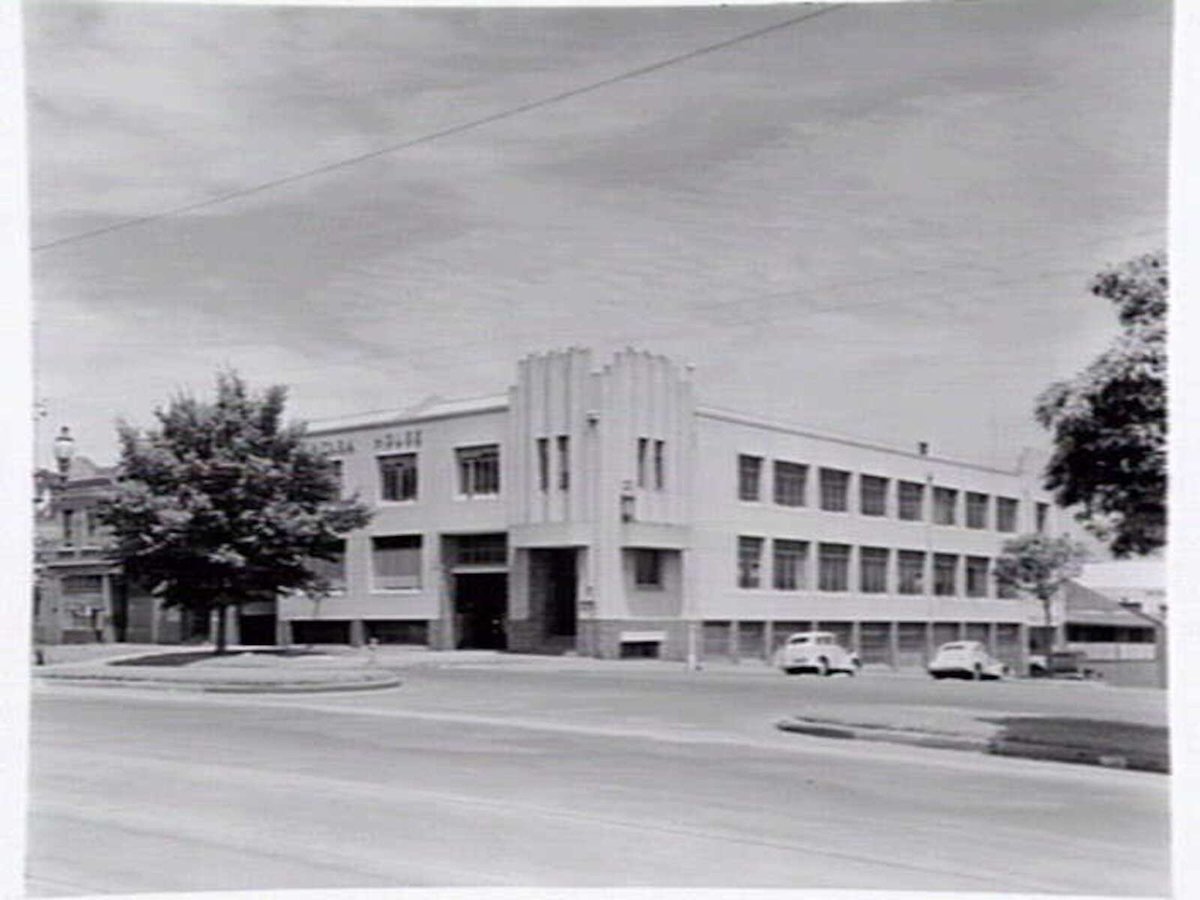 Tintara House, commercial premises of Thomas Hardy, wine merchants, 69-71 Flemington Rd., North Melbourne (1950)