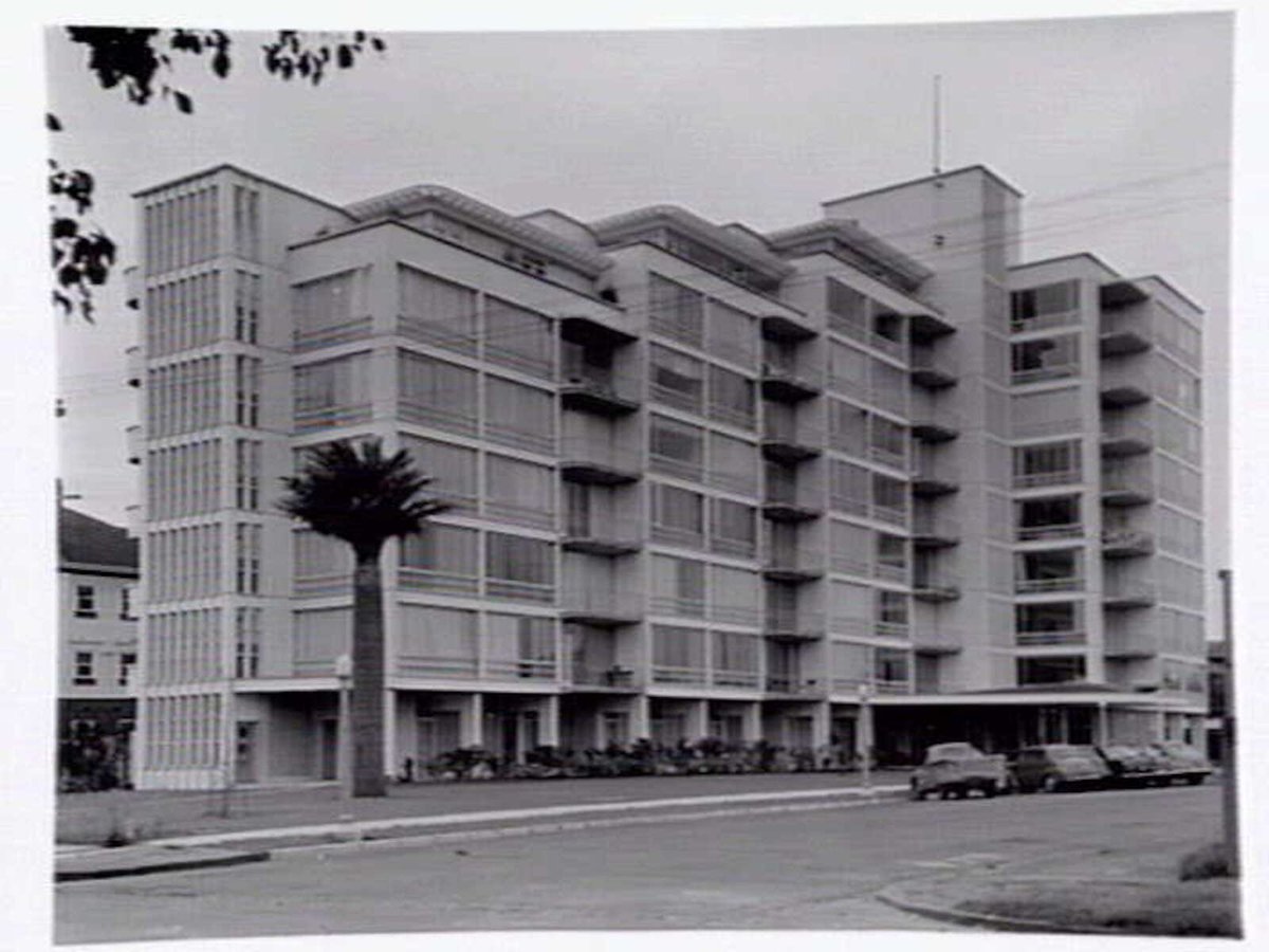"Stanhill" 34 Queens Rd. South Melbourne (1951)