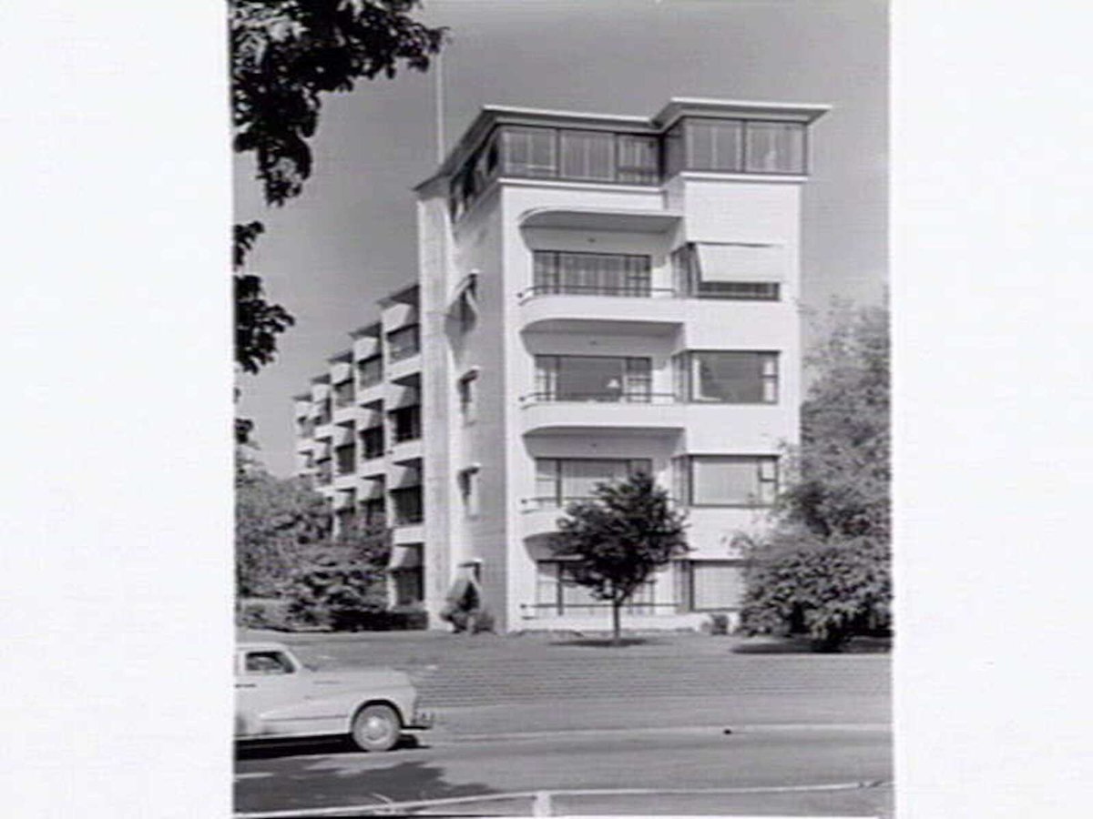 Exterior, "Newburn" flats, designed by Frederick Romberg & Mary Turner Shaw, 30 Queens Road, Melbourne (c. 1951)
