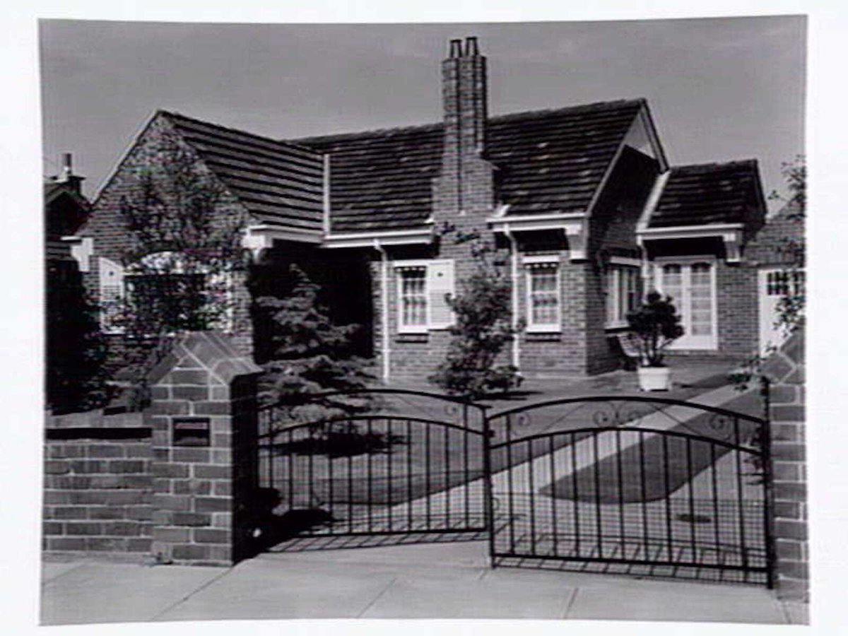 Private residence, Walker (name of owner?) Murrumbeena (c. 1953)