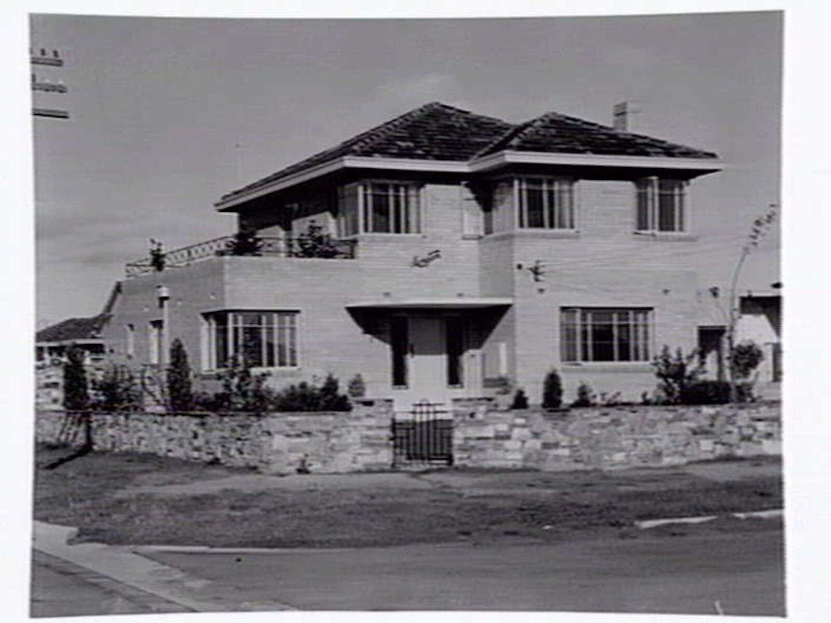 Private residence, Henshaw (name of owner?) East Melbourne (c. 1953)