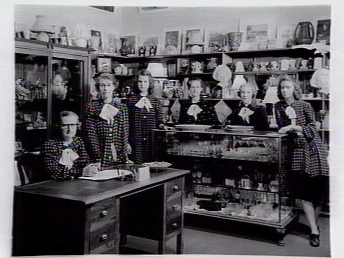 Light & Shade', light shop, 17-19 Royal ARcade, 335 Bourke Street, Melbourne, Melbourne City (c. 1943)